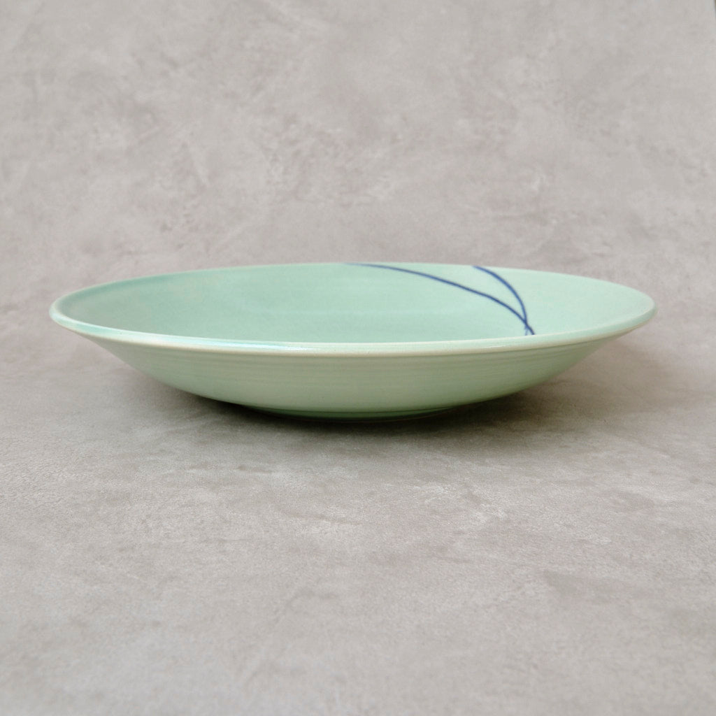 色絵八寸皿 ぶらんこ猫（清水焼） | 宮本 博