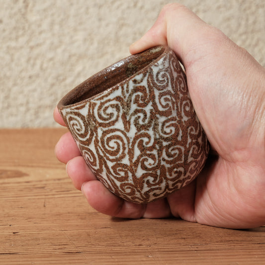 湯呑み小 象嵌唐草文 - 益子焼 - 01 | 松原 直之