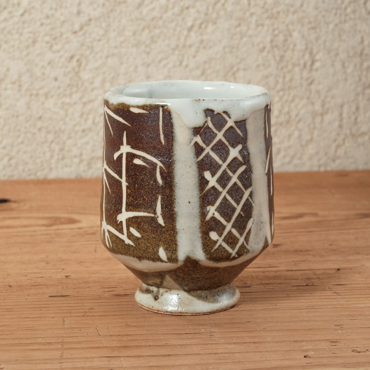 湯呑み 大 鉄絵 唐草文 - 益子焼 - 01 | 松原 直之