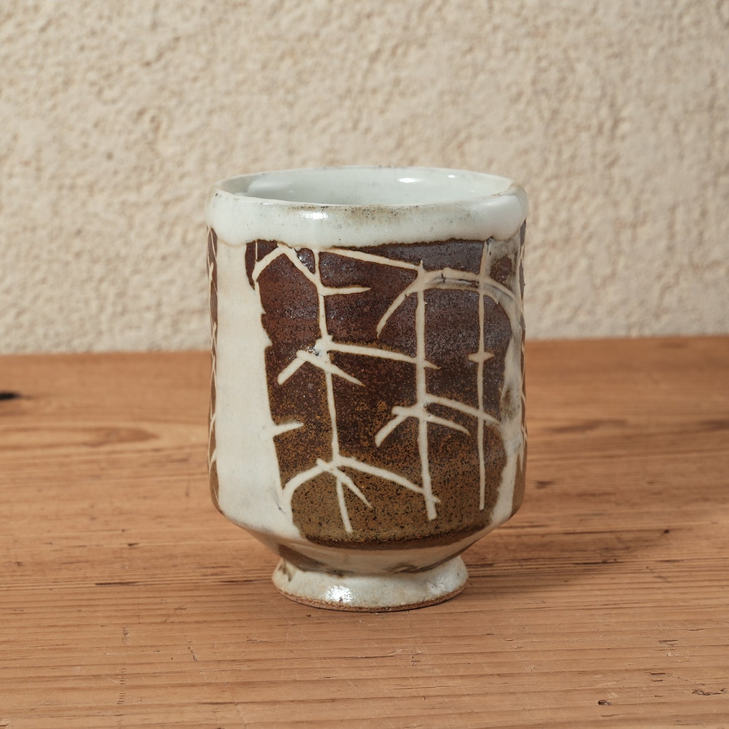 湯呑み 大 鉄絵 唐草文 - 益子焼 - 02 | 松原 直之