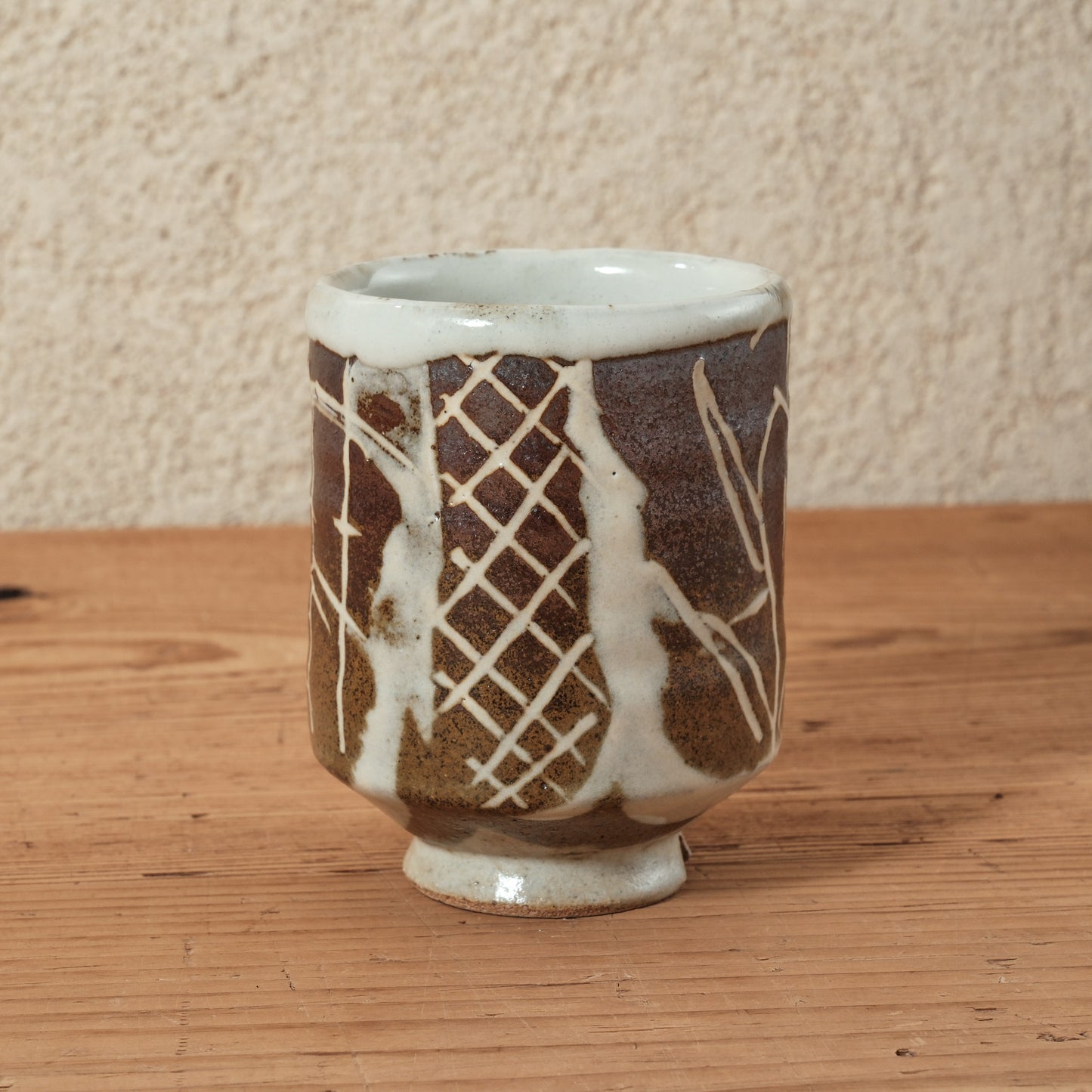 湯呑み 大 鉄絵 唐草文 - 益子焼 - 02 | 松原 直之