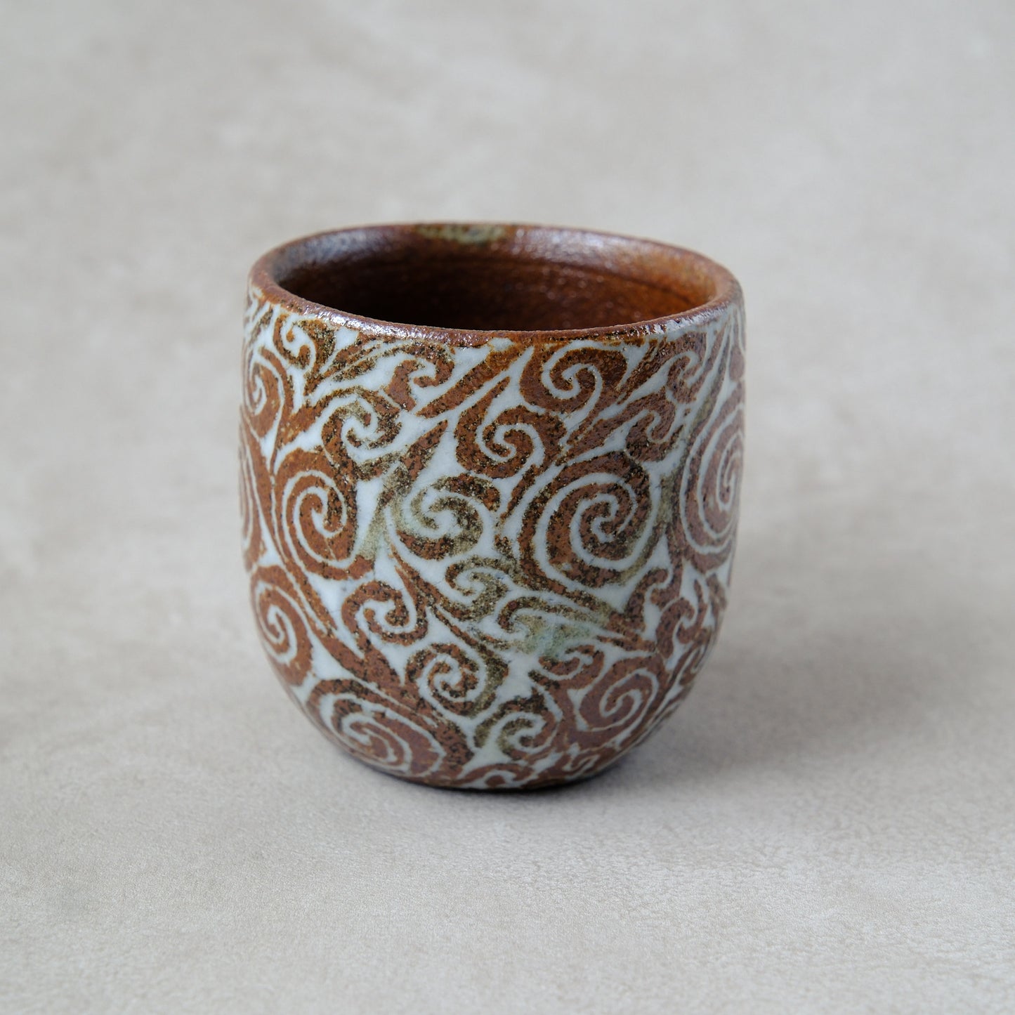 湯呑み小 象嵌唐草文 - 益子焼 - 04 | 松原 直之
