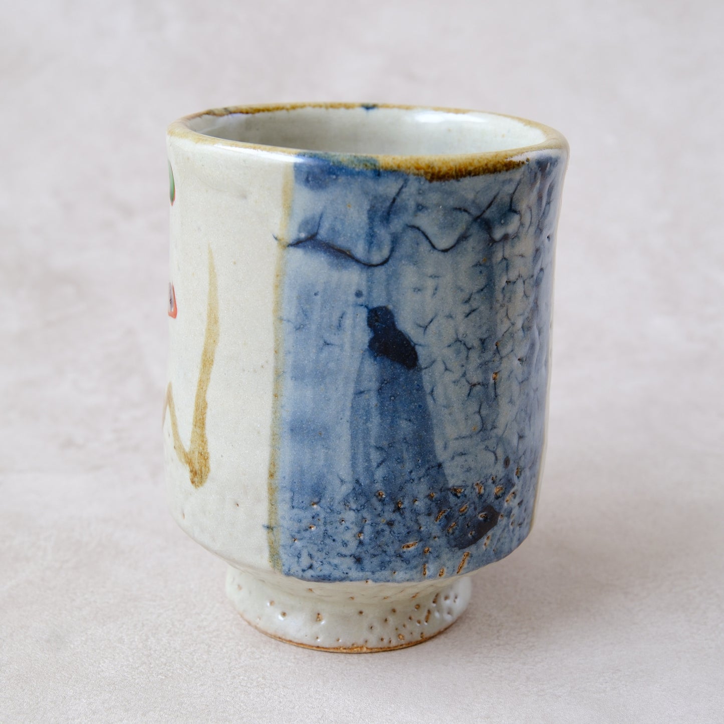 湯呑み 大 鉄絵・赤絵 唐草文 - 益子焼 - 01 | 松原 直之