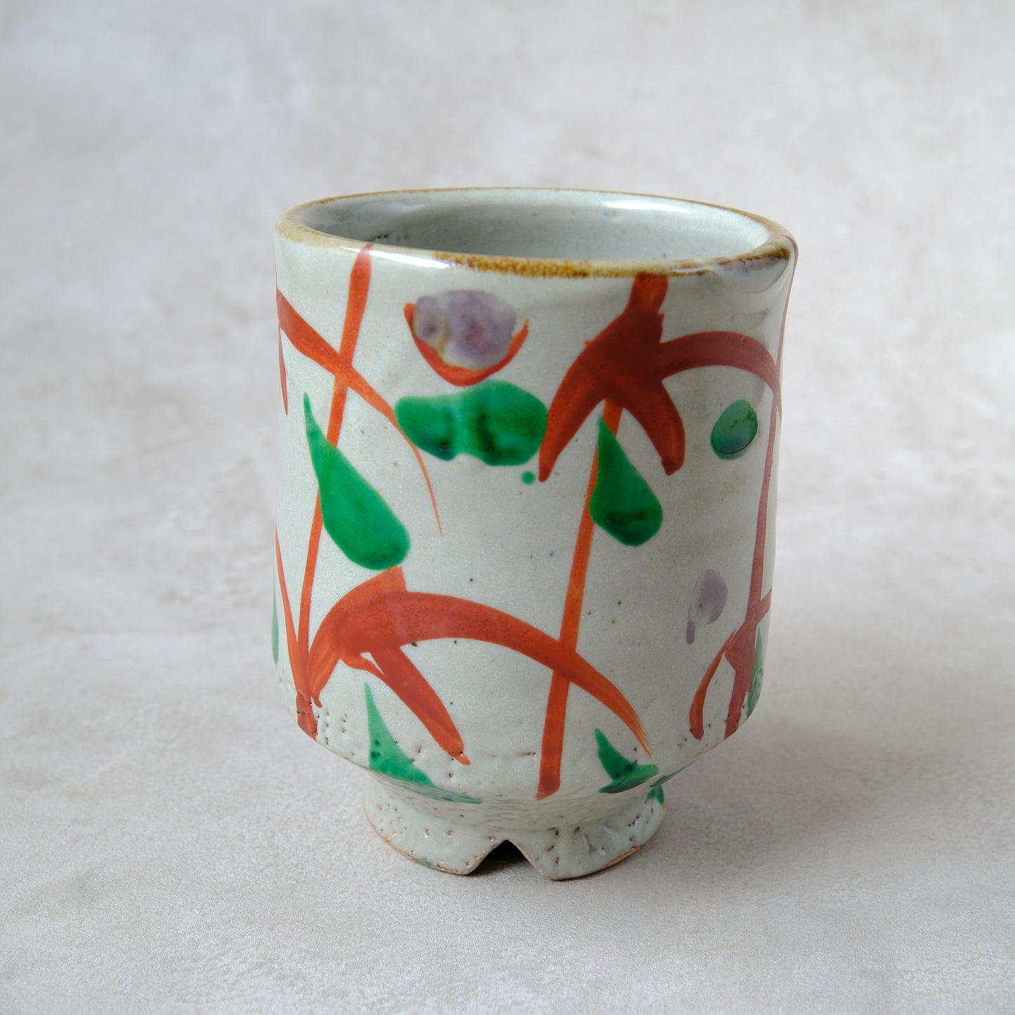 湯呑み 大 鉄絵・赤絵 唐草文 - 益子焼 - 03 | 松原 直之