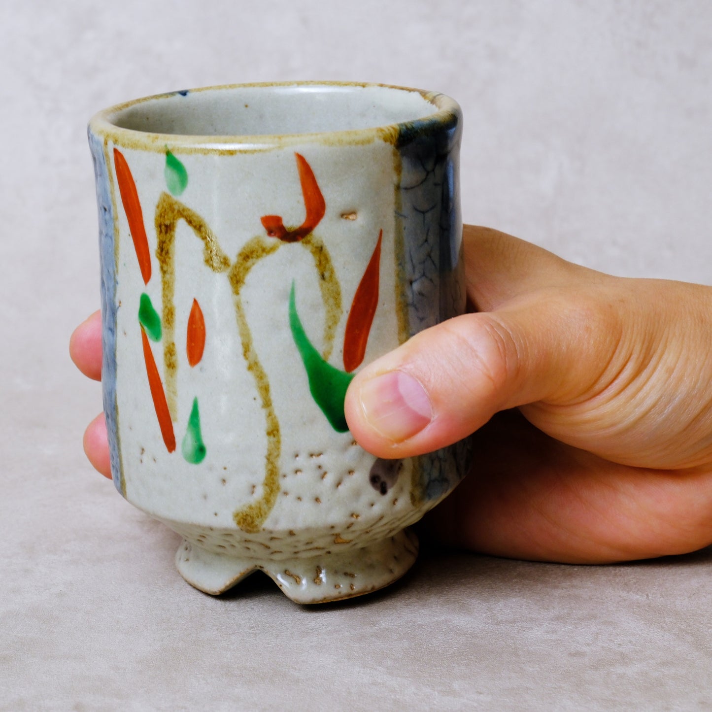 湯呑み 大 鉄絵・赤絵 唐草文 - 益子焼 - 01 | 松原 直之