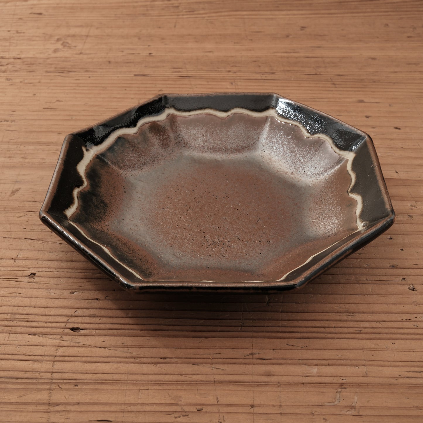 [ 村澤 享 ] 波縁取り八角6寸中鉢 柿黒釉 - 益子焼