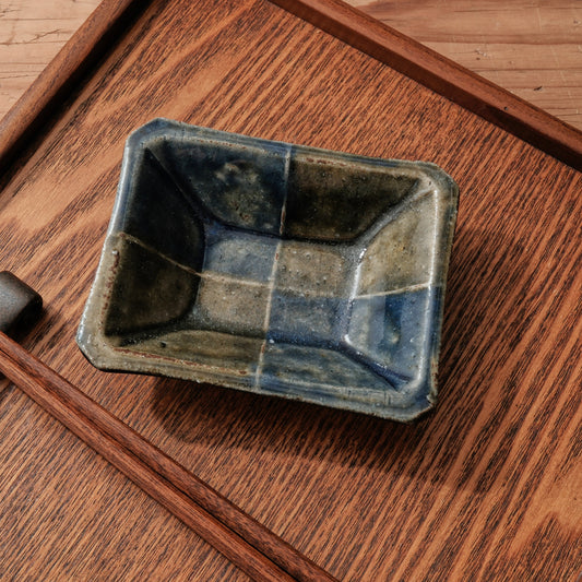 [ 田尾 明子 ] 色釉角小鉢 青‐織部 幅約11cm