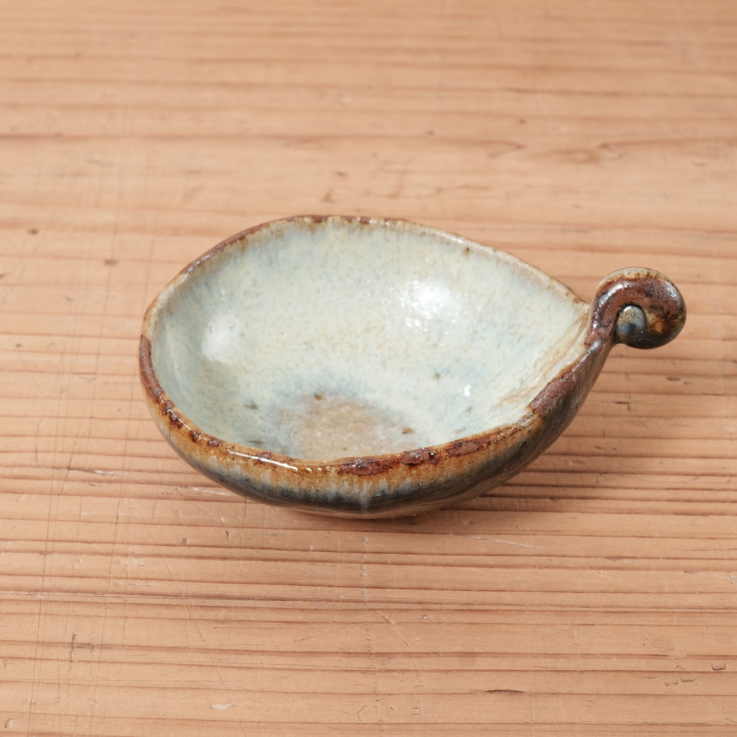 [ 田尾 明子 ] あけび豆鉢 幅約10.5cm