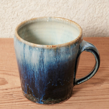 [ 田尾 明子 ] マグカップ 青釉 幅約11.8cm×高約9.8cm