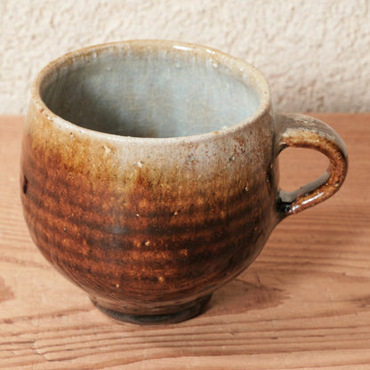 [ 田尾 明子 ] 丸マグカップ 飴釉 幅約11cm×高約8.5cm