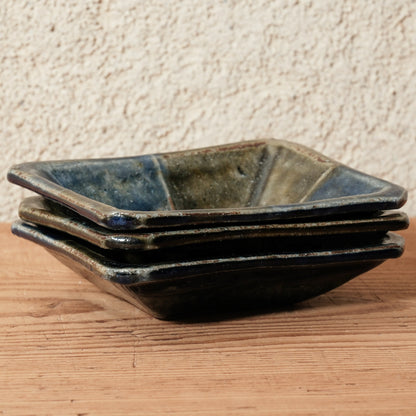 [ 田尾 明子 ] 色釉角小鉢 青‐織部 幅約11cm