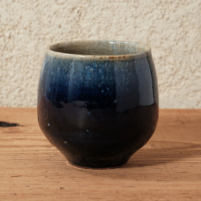 [ 田尾 明子 ] 丸マグカップ 青釉 幅約11cm×高約8.5cm