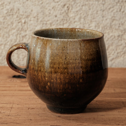 [ 田尾 明子 ] 丸マグカップ 飴釉 幅約11cm×高約8.5cm