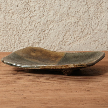 [ 田尾 明子 ] 色釉小板皿 織部-飴 幅約13cm