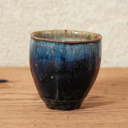 [ 田尾 明子 ] ぐい呑みL 青釉 幅約6.4cm×高約6.4cm