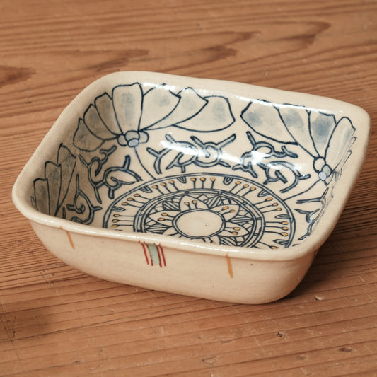 [ 加藤 喜道 ] 絵付け □小鉢 幅約11.5cm 赤絵・金彩 A